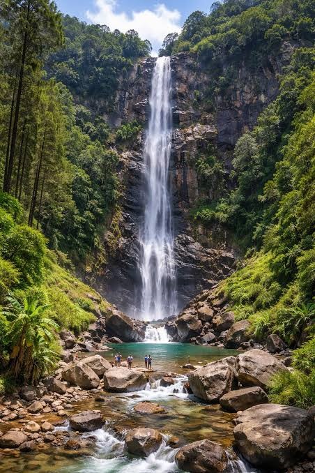 Bambarakanda Falls is the tallest waterfall in Sri Lanka - Badulla